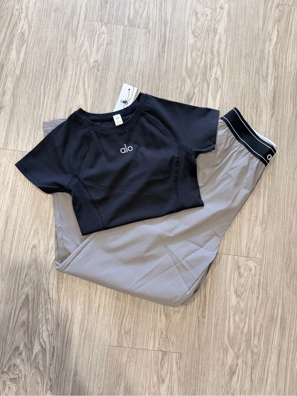 ALO Yoga Kids Black Short Sleeve Athletic Tee
